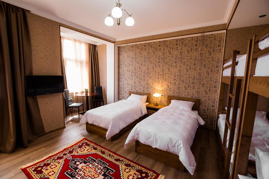 Metekhi'S Galavani Hotel Tbilisi Quarto foto