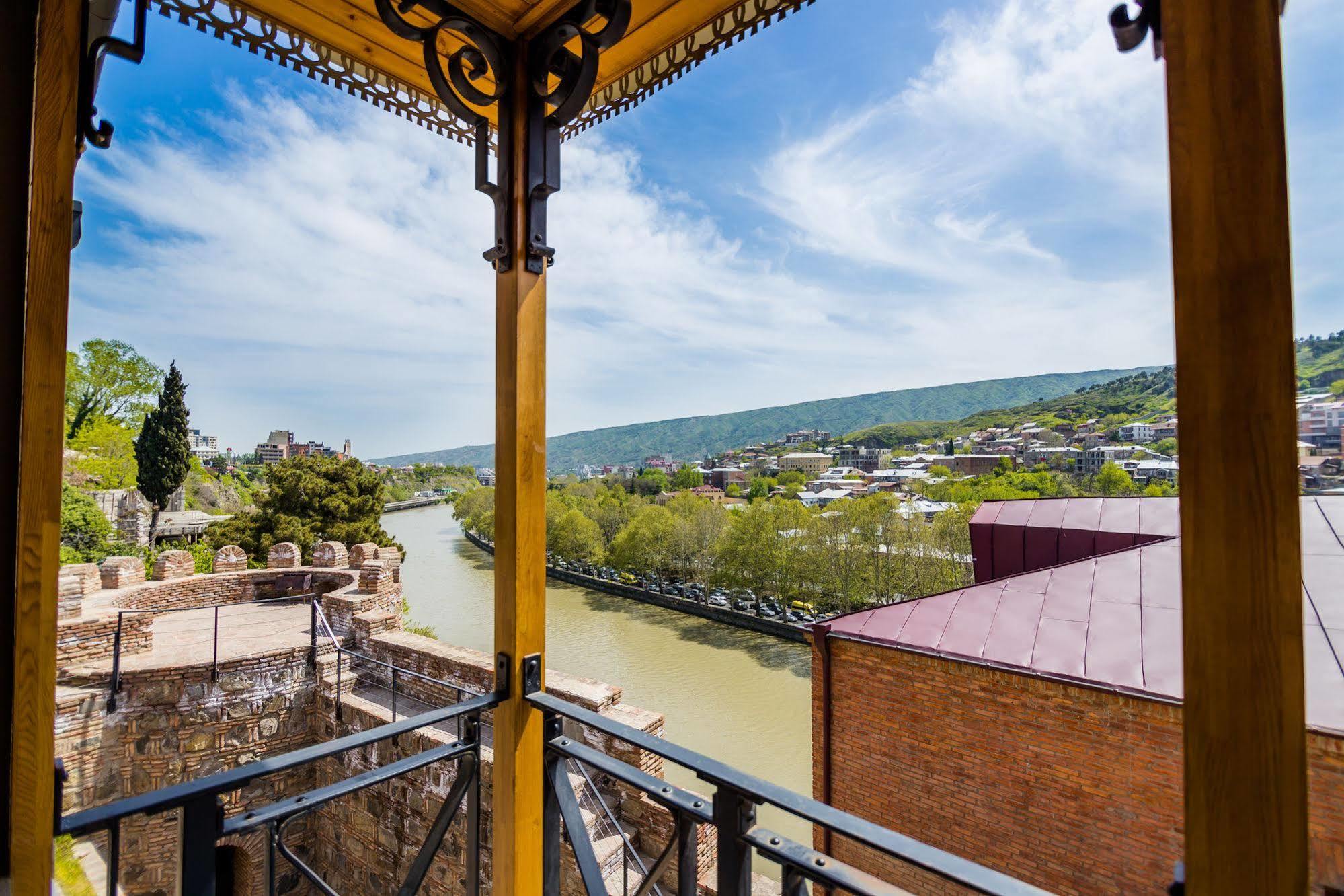 Metekhi'S Galavani Hotel Tbilisi Exterior foto